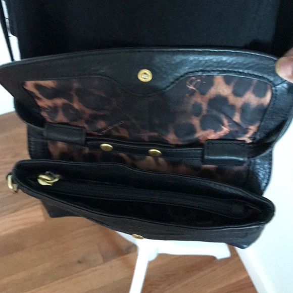 B. Makowsky leather crossbody clutch black - Picture 4 of 4